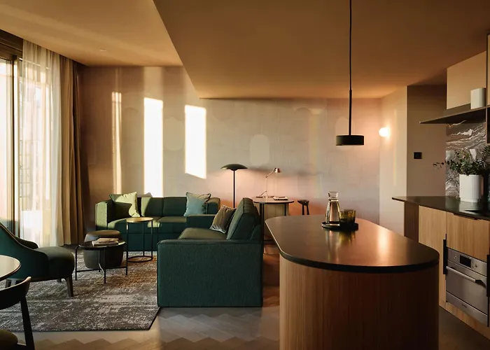 A By Adina Aparthotel 4*