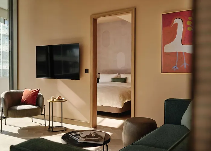 A By Adina Aparthotel 4*