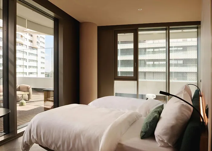 A By Adina Aparthotel 4*