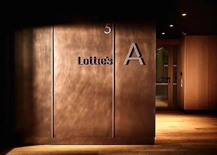 Aparthotel A By Adina 4*