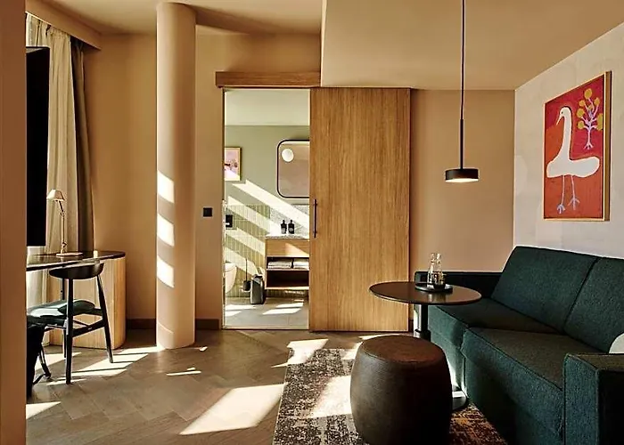 A By Adina Aparthotel 4*