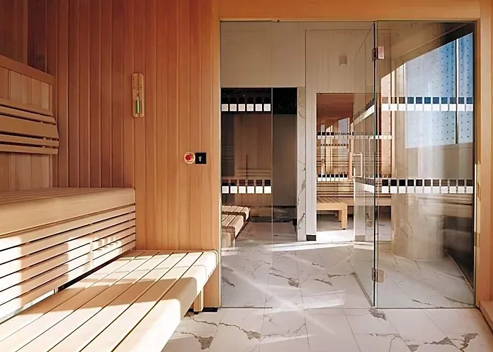 A By Adina Aparthotel 4*