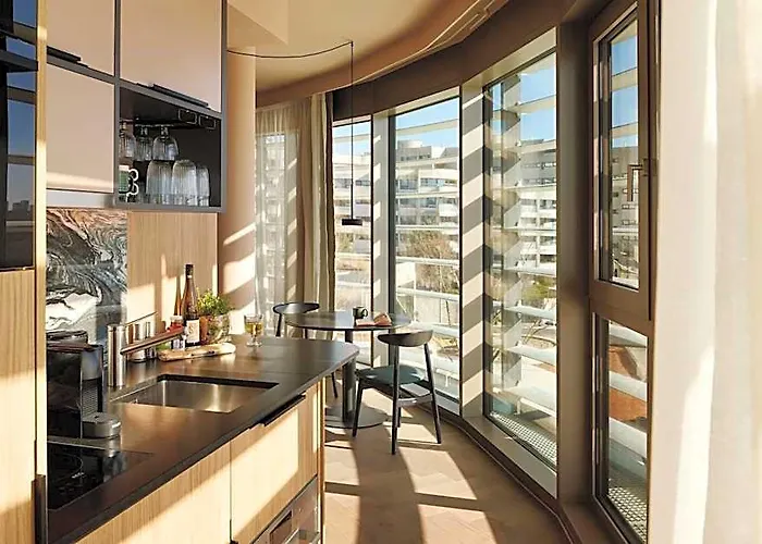 A By Adina Aparthotel 4*